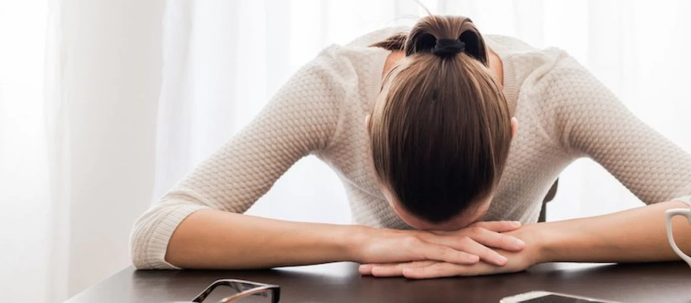 Κόπωση, πρησμένα πόδια, λαχάνιασμα: Τι μπορεί να σημαίνουν για την υγεία σας;